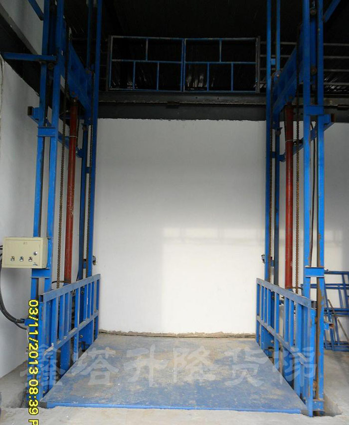 車間空曠的場所內(nèi)安裝升降貨梯 車間空曠的場所內(nèi)安裝升降貨梯