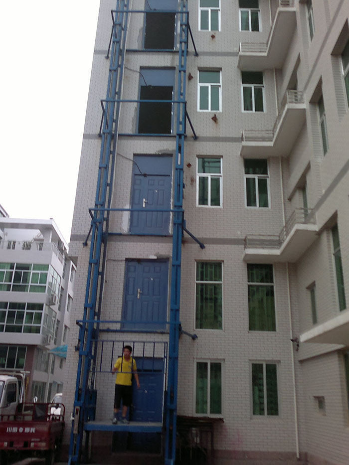 室外安裝多層貨物升降梯 室外安裝多層貨物升降梯