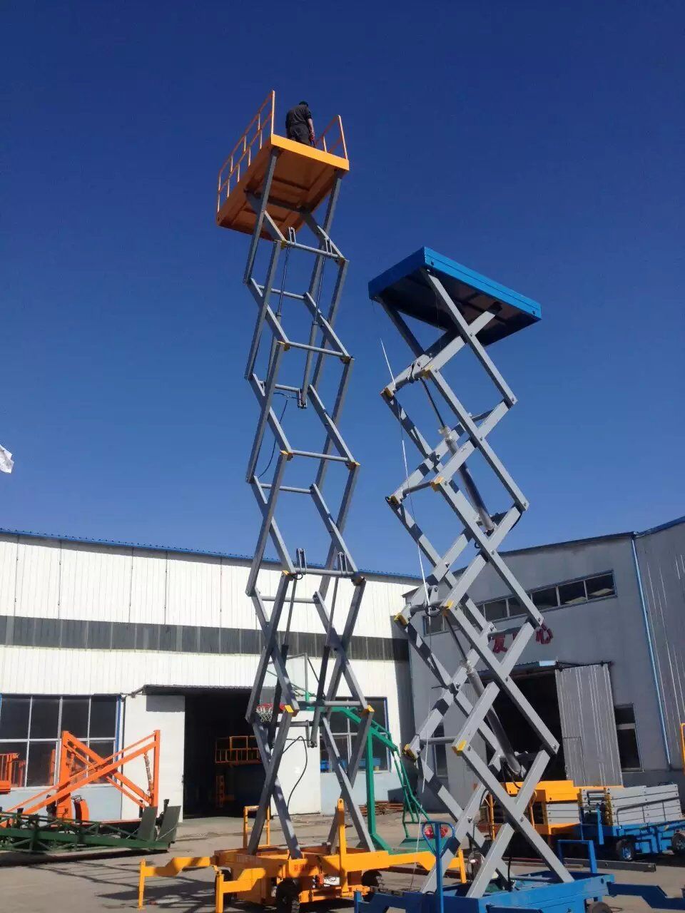 四輪移動式升降機 四輪移動式升降機