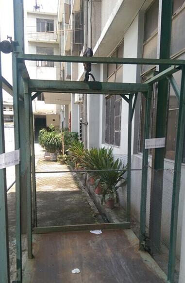 吊籠電動(dòng)葫蘆卷?yè)P(yáng)機(jī)簡(jiǎn)易升降機(jī) 吊籠電動(dòng)葫蘆卷?yè)P(yáng)機(jī)簡(jiǎn)易升降機(jī)